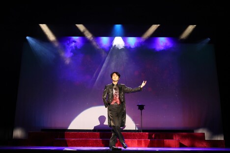 演劇×参加型ミステリー 三越劇場 怪事件推理 第3弾「奇術師たちと二つの迷宮」より。（撮影：明田川志保）