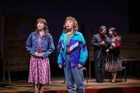 パルコ・プロデュース 2025「グッバイ、レーニン！」より。（撮影：宮川舞子）