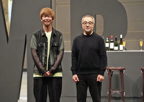 左から杉原邦生、松尾スズキ。