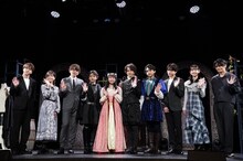 ミュージカル「インサイド・ウィリアム」合同取材会より。左から大澤駿弥（ORβIT）、舞羽美海、鍵本輝（Lead）、宮島優心（ORβIT）、岩田陽葵、平野良、橋本祥平、野嵜豊、吉宮瑠織、磯野亨。