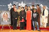 後列左から千葉哲也、樋口日奈、喜矢武豊、早乙女友貴、一ノ瀬颯、粟根まこと。前列左から青木豪、鈴木拡樹、柚香光、いのうえひでのり。