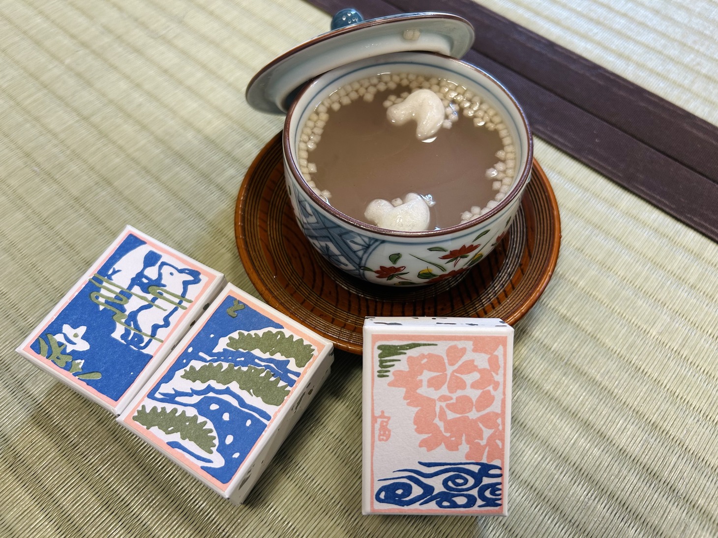 マッチ箱のような入れ物がカワイイ二條若狭屋の「不老泉」。こちらは、南座近くの高島屋でも購入可能。