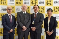 左から大橋昭則営業推進担当課長、野平一郎音楽監督、戸谷嘉孝副館長、梶奈生子事業企画課長。