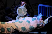 舞台版「せかいいちのねこ」過去公演の様子。（撮影：三枝近志）