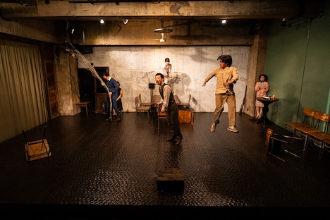 演劇ブルペン修了公演「かもめ」より。（撮影：松見拓也）