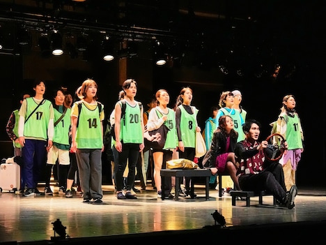 COCOON PRODUCTION 2025 Bunkamuraオフィシャルサプライヤースペシャル『アンサンブルデイズ―彼らにも名前はある―』」より。（撮影：細野晋司）