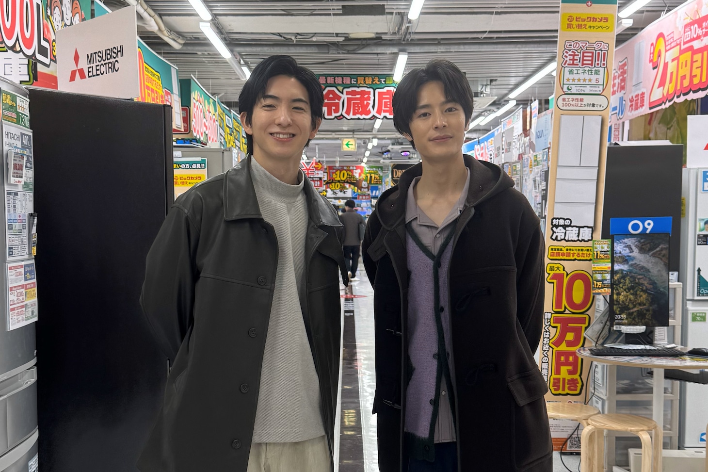 「沸騰ワード10」前田公輝（左）と塩野瑛久（右）。©日本テレビ