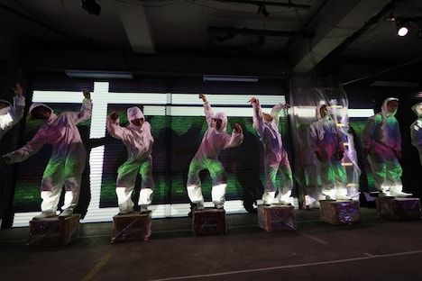 ブッシュマン「カチクチック」より。©HARU