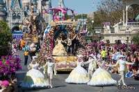ウォルト・ディズニー・ワールド・リゾートのファンタジーパレードの様子。