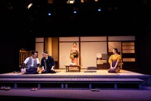 劇団温泉ドラゴン 第19回公演「痕、婚、」より。（撮影：松本和幸）