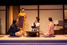 劇団温泉ドラゴン 第19回公演「痕、婚、」より。（撮影：松本和幸）