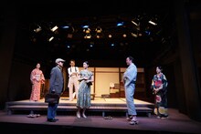 劇団温泉ドラゴン 第19回公演「痕、婚、」より。（撮影：松本和幸）