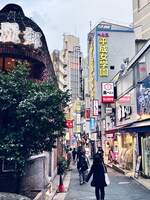 道玄坂脇を入った小道。台湾料理屋の麗郷や風俗店が立ち並ぶ。