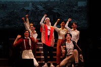 ミュージカルレビュー「TARKIE～伝説の女たち～」より。（撮影：友澤綾乃）