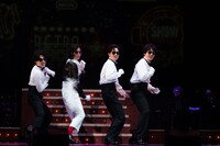 ミュージカルレビュー「TARKIE～伝説の女たち～」より。（撮影：友澤綾乃）