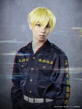 植田圭輔扮する松野千冬。