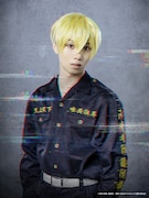 植田圭輔扮する松野千冬。