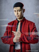 岩城直弥扮する鶴蝶。