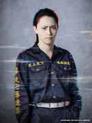 松山拳也扮する鈴木マコト。