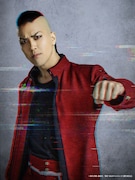 田邊謙扮する望月莞爾。