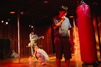 岡本昌也演劇作品 キッズ・ノワール番外編「心臓グミ」より。（撮影：沼畑直樹）