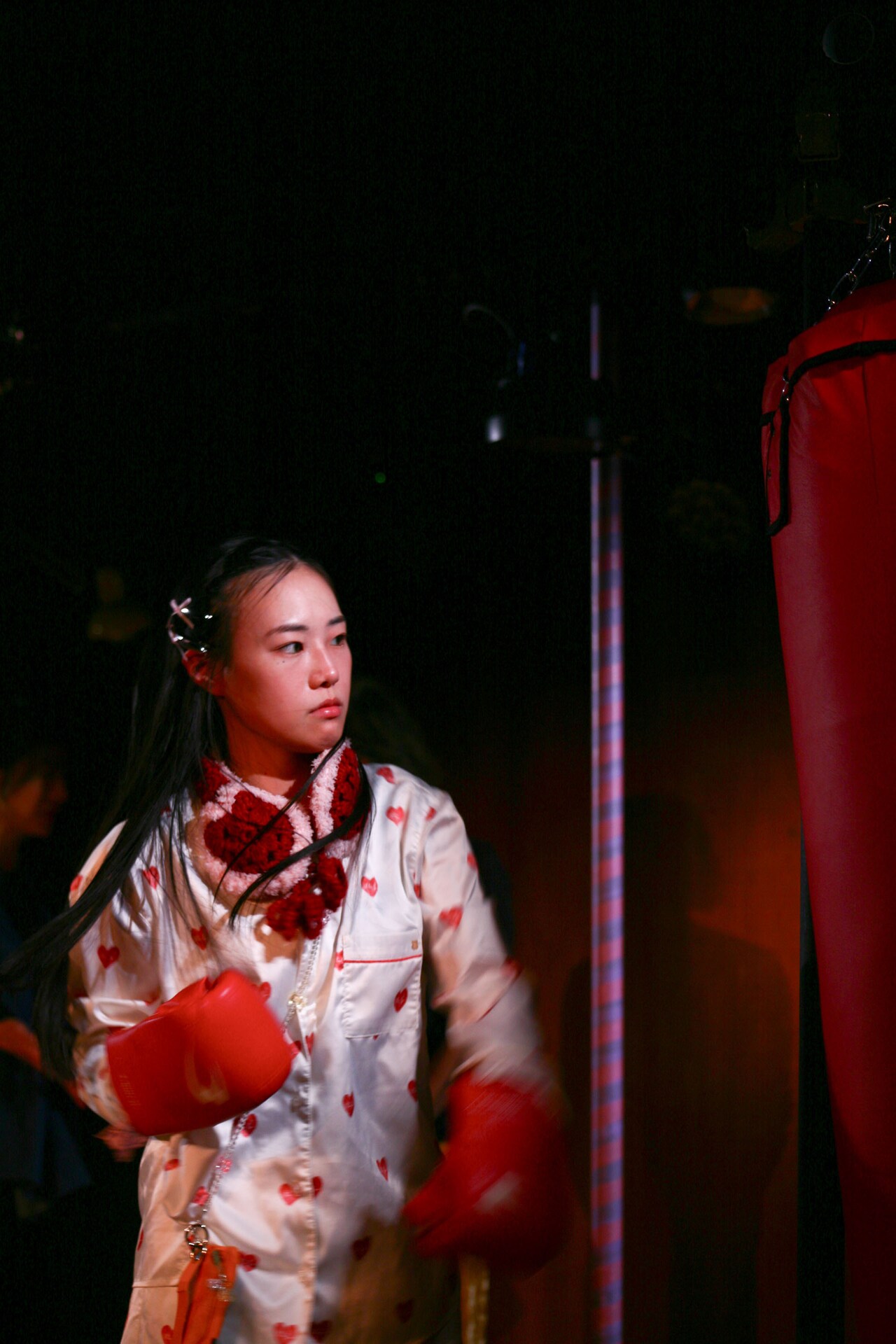 岡本昌也が紡ぐ、“猛毒すぎて逆に明るいいびつな青春劇”「心臓グミ」開幕