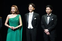 ミュージカル「ホリデイ・イン」取材会より。左から柚希礼音、坂本昌行、増田貴久。