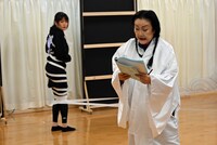 リーディングドラマ「ふしぎ駄菓子屋 銭天堂」稽古場の様子。