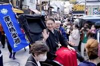 「第三十八回 四国こんぴら歌舞伎大芝居」お練りの様子。澤村精四郎。