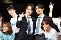 ミュージカル「ジェイミー」のプレイベントより。前列左から安蘭けい、三浦宏規、髙橋颯、石川禅。