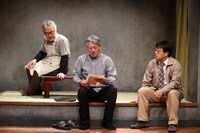 チーム徒花「月曜日の教師たち」より。（撮影：明田川志保）