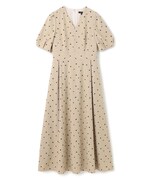 TOCCAと星風まどかのコラボレーション商品「IN MY HEART DRESS」。小さなハートの刺繍が施されたワンピース。