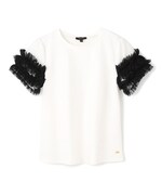 TOCCAと星風まどかのコラボレーション商品「DOT GARLAND」。袖部分にドットチュールのフリルがあしらわれたTシャツ。