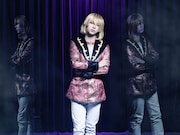 KANJI扮するエドワード王太子。