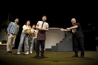 万能グローブ ガラパゴスダイナモス×ゴジゲン×小山田壮平「見上げんな！」より。（撮影：藤本彦）