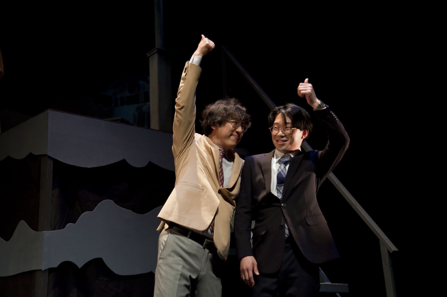 万能グローブ ガラパゴスダイナモス×ゴジゲン×小山田壮平「見上げんな！」より。（撮影：藤本彦）