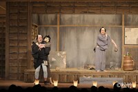 「第三十八回 四国こんぴら歌舞伎大芝居」第二部「眠駱駝物語 らくだ」より。