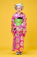 白石加代子扮する紅子。