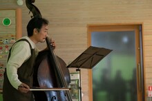 「クロスプレイ東松山」ハイドロブラスト「ケアと演技」より。（撮影：加藤甫）