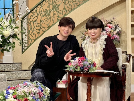 左から城田優、黒柳徹子。