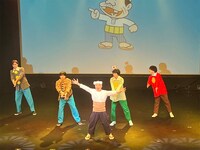 赤塚不二夫生誕90周年記念公演「赤塚不二夫スクラップブック」より。