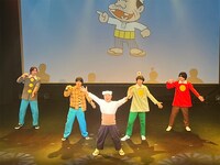 赤塚不二夫生誕90周年記念公演「赤塚不二夫スクラップブック」より。