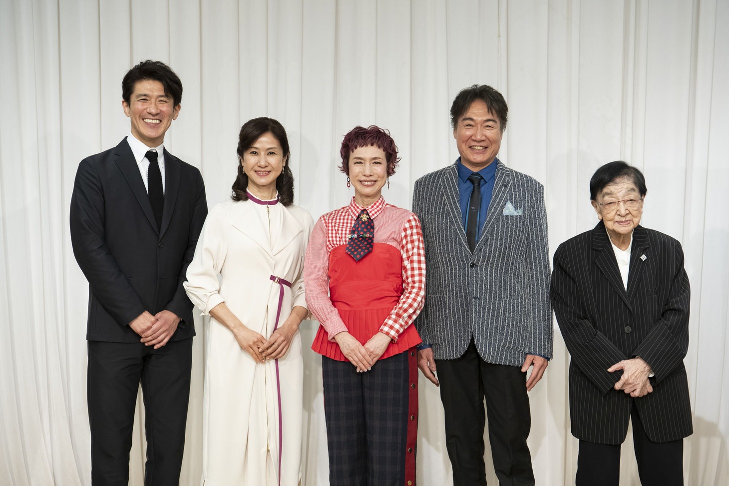 左から丹羽貞仁、小林綾子、久本雅美、羽場裕一、石井ふく子。