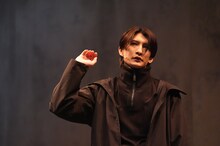 梅津瑞樹のSOLO Performance ENGEKI「MAGENTA」より。