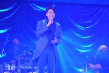 ニッポン放送「徳光和夫 とくモリ！歌謡サタデー」15周年記念「昭和100年！人生の名曲に喝采を！コンサート」より、井上芳雄。