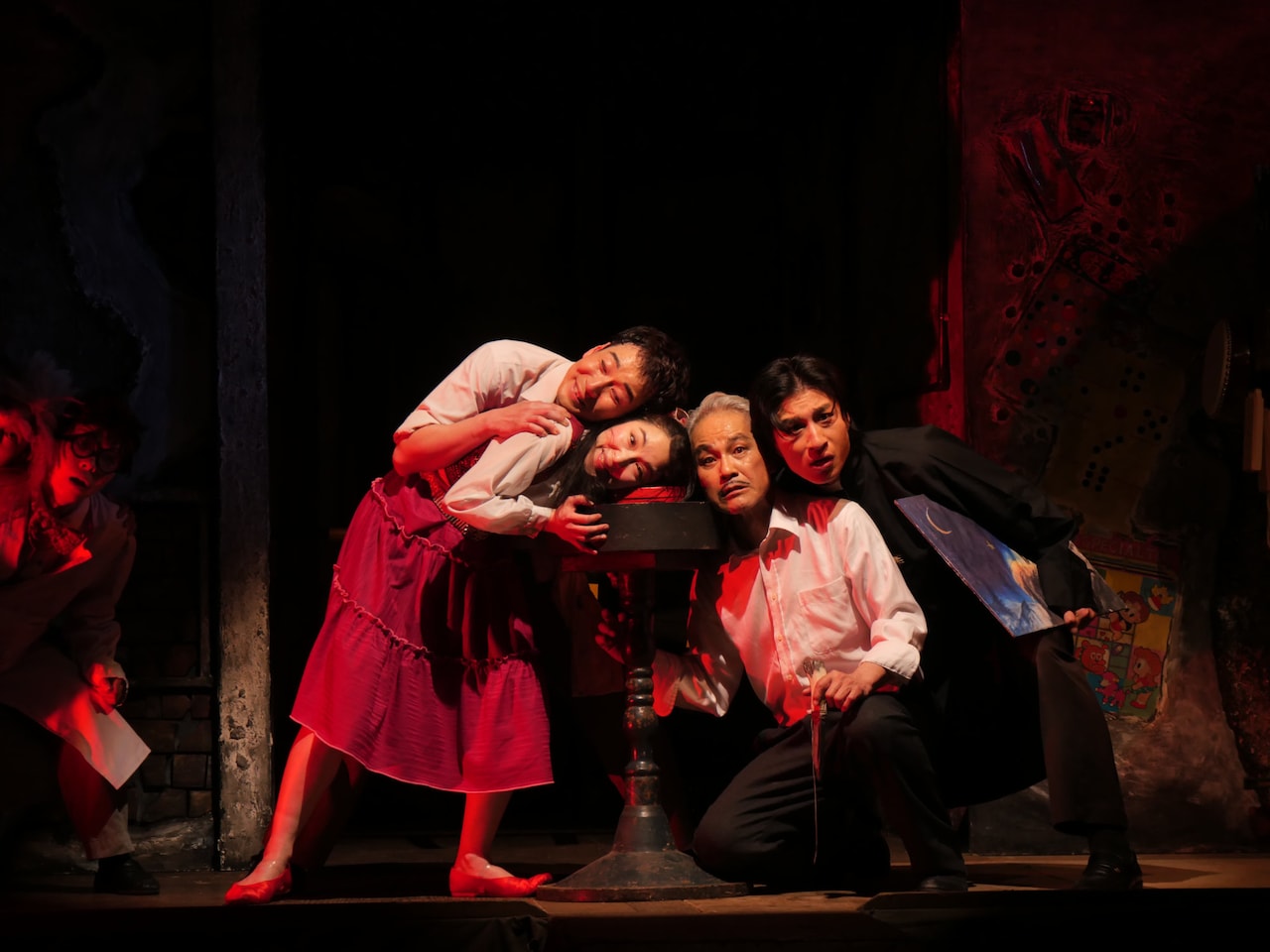 劇団唐組「紙芝居の絵の町で」ツアー開幕、久保井研「唐十郎の社会の見方を観客に知らしめたい」