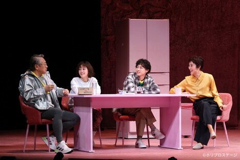 舞台「リンス・リピート ―そして、再び繰り返す―」より。（撮影：宮川舞子）