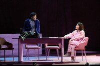 舞台「リンス・リピート ―そして、再び繰り返す―」より。（撮影：宮川舞子）