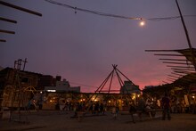 維新派「透視図」より。（撮影：井上嘉和）