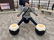 絶妙なバランスで黒たまご椅子の可愛さを表現してくれた米吉。